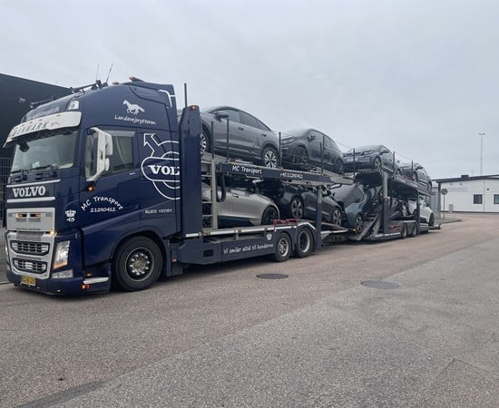 MC Transport bilopbevaring på 80.000 m² videoovervåget plads med flerbils-transport